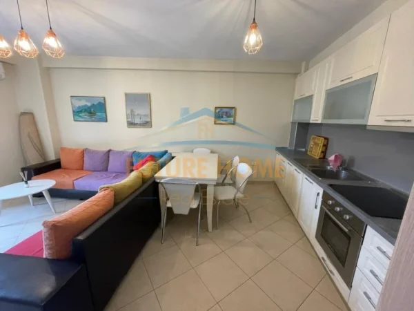 Tirane, jepet me qera apartament 2+1 Kati 4, 86 m² 680 € (Rruga e Barrikadave)