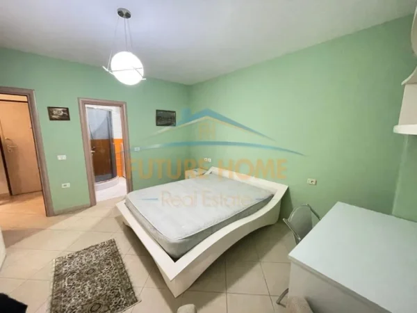 Tirane, jepet me qera apartament 2+1 Kati 4, 86 m² 680 € (Rruga e Barrikadave)