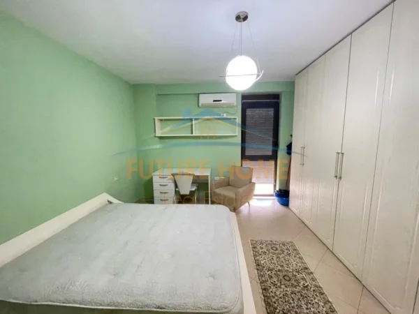 Tirane, jepet me qera apartament 2+1 Kati 4, 86 m² 680 € (Rruga e Barrikadave)