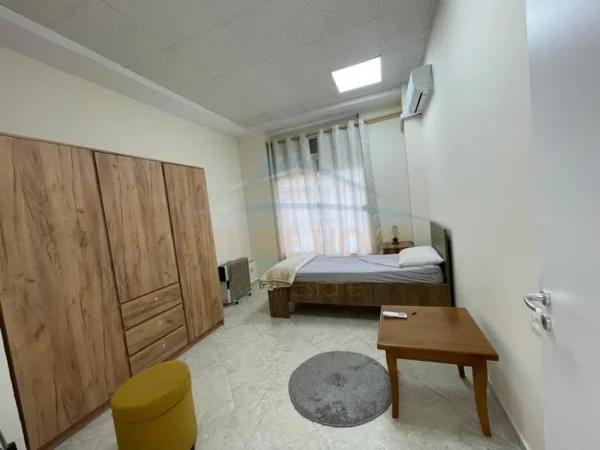 Tirane, jepet me qera apartament 2+1 Kati 1, 106 m² 650 € (Rruga e Kavajes)