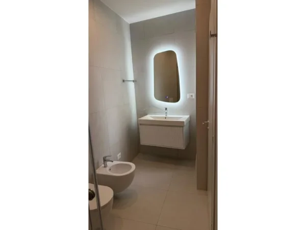 Tirane, jepet me qera apartament 2+1+2+POST PARKIMI , Kati 3, 117 m² 1.500 € (Liqeni i Thate , Green Valley)