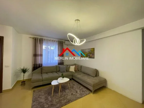 Tirane, jepet me qera apartament 2+1+Ballkon Kati 6, 83 m² 600 € (BULEVARDI ZOGU I PARE)