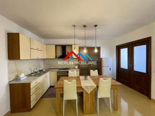 Tirane, jepet me qera apartament 2+1+Ballkon Kati 6, 83 m² 600 € (BULEVARDI ZOGU I PARE)