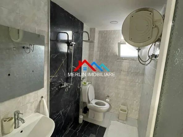 Tirane, jepet me qera apartament 2+1+Ballkon Kati 6, 83 m² 600 € (BULEVARDI ZOGU I PARE)