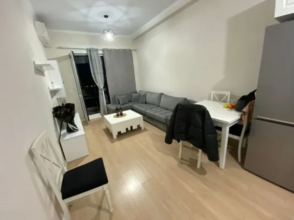 Tirane, jepet me qera apartament 1+1 Kati 6, 60 m² 550 € (Kompleksi Kontakt Ish Parku)