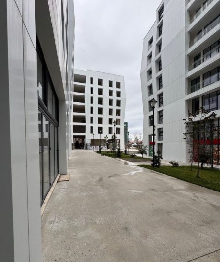 Tirane, jepet me qera dyqan Kati 0, 86 m² 1.450 € (PORCELAN)