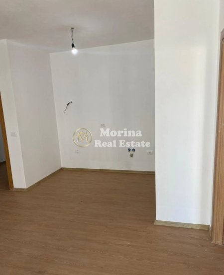Tirane, shitet apartament 1+1 Kati 4, 85 m² 130.000 € (Rruga 5 Maji)