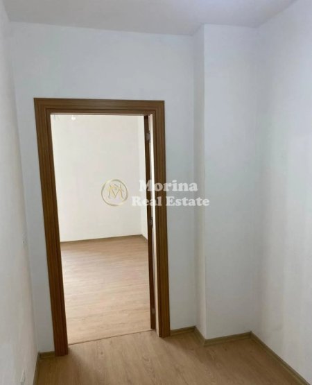 Tirane, shitet apartament 1+1 Kati 4, 85 m² 130.000 € (Rruga 5 Maji)