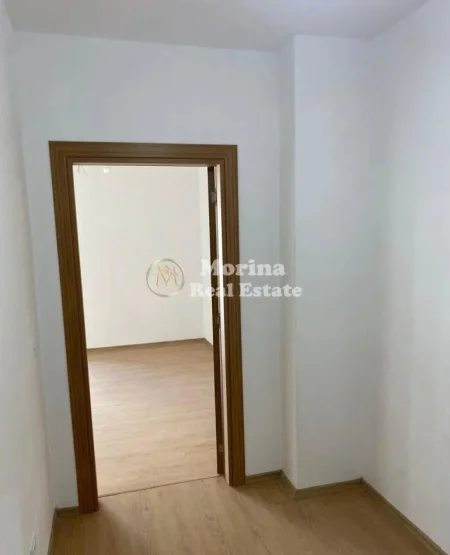 Tirane, shitet apartament 1+1 Kati 4, 85 m² 130.000 € (Rruga 5 Maji)