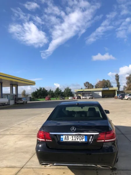 Peqin, shitet makine Mercedes Benz Nafte, e zeze automatik Kondicioner 12.000 €