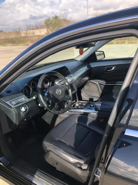 Peqin, shitet makine Mercedes Benz Nafte, e zeze automatik Kondicioner 12.000 €