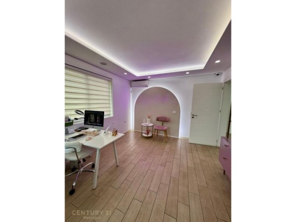 Tirane, jepet me qera ambjent biznesi Kati 1, 68 m² 750 € (Vasil Shanto)