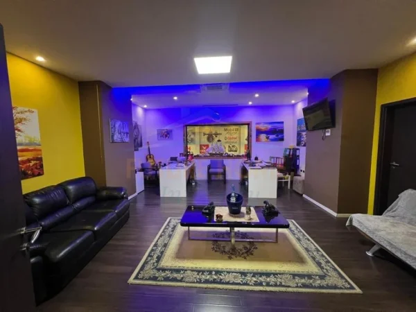 Tirane, shitet ambjent biznesi Kati 0, 1.820 m² 3.000.000 € 