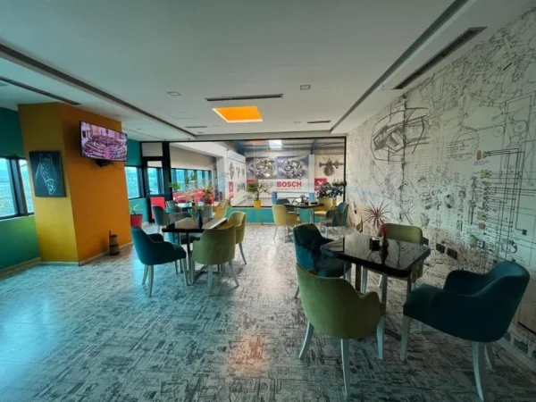 Tirane, shitet ambjent biznesi Kati 0, 1.820 m² 3.000.000 € 