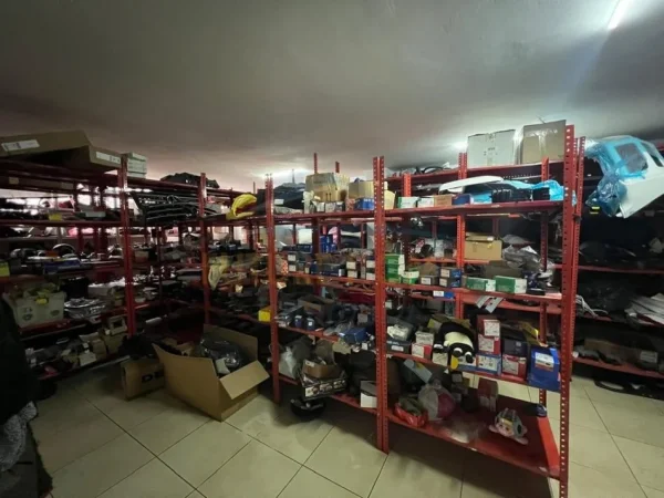 Tirane, shitet ambjent biznesi Kati 0, 1.820 m² 3.000.000 € 