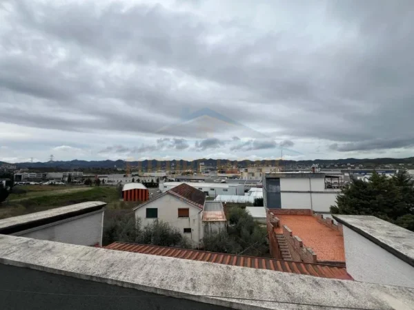 Tirane, shitet ambjent biznesi Kati 0, 1.820 m² 3.000.000 € 