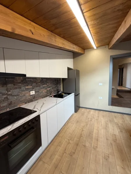 Tirane, shitet 2+1 Kati 5, 150 m² 216.000 € (Elite Palase prane Liqenit te Farkes)