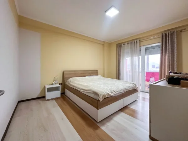 Tirane, shitet apartament 2+1 Kati 6, 100 m² 200.000 € (Mbikalimi i Komunes)