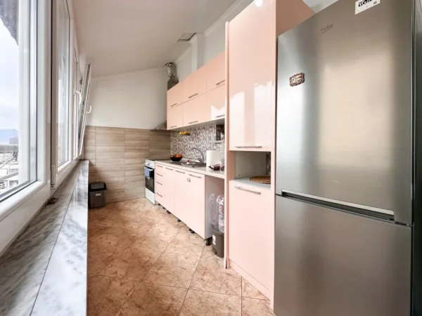 Tirane, shitet apartament 2+1 Kati 6, 100 m² 200.000 € (Mbikalimi i Komunes)