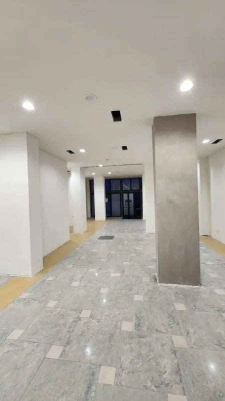 Tirane, jepet me qera ambjent biznesi Kati 0, 1.500 m² 1.500 € (Qender, Rruga Kavajes)
