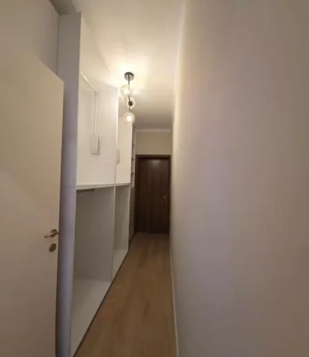 Tirane, jepet me qera apartament+verande | Penthouse 2+1+Ballkon Kati 8, 130 m² 1.300 € (Rr. Ibrahim Rugova, Bllok)