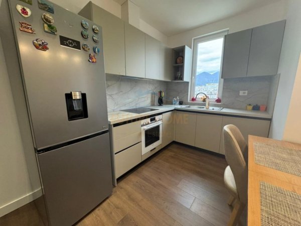 Tirane, jepet me qera apartament Kati 8, 80 m² 1.000 €