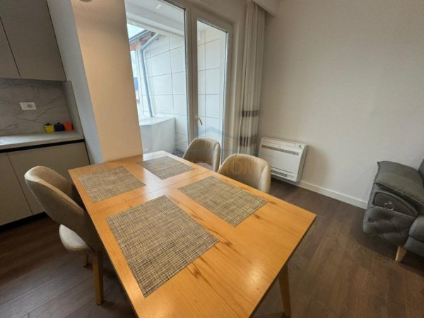 Tirane, jepet me qera apartament Kati 8, 80 m² 1.000 €