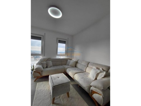 Tirane, jepet me qera apartament Kati 8, 73 m² 600 €