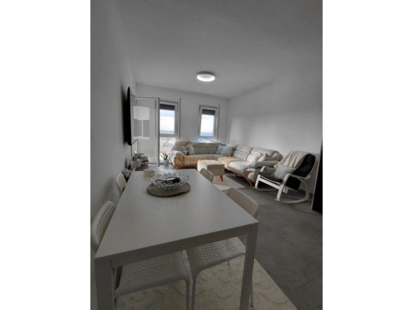 Tirane, jepet me qera apartament Kati 8, 73 m² 600 €