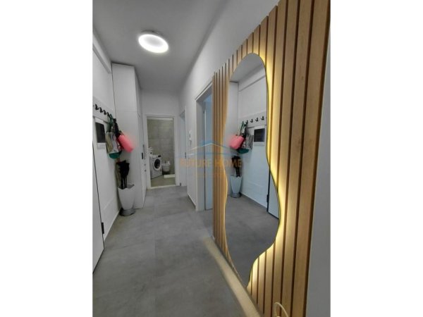 Tirane, jepet me qera apartament Kati 8, 73 m² 600 €