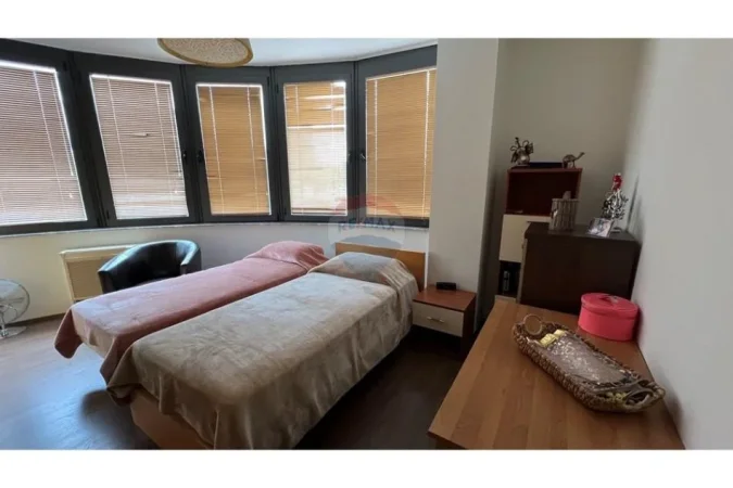 Tirane, jepet me qera apartament 3+1+Ballkon , 125 m² 2.001 € 