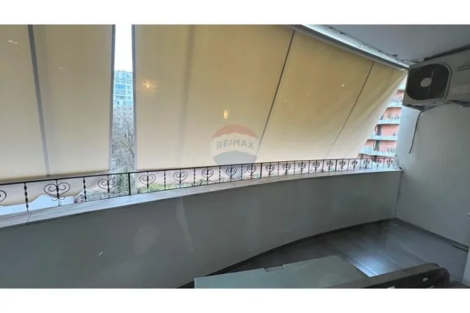 Tirane, jepet me qera apartament 3+1+Ballkon , 125 m² 2.001 € 