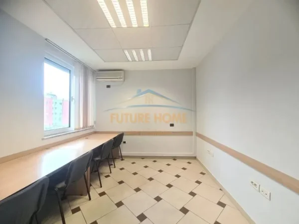 Tirane, jepet me qera zyre Kati 5, 110 m² 1.250 € 