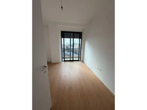 Tirane, jepet me qera apartament Kati 5, 79 m² 700 €