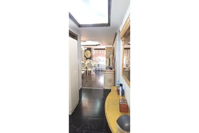 Tirane, jepet me qera apartament 3+1 , 110 m² 1.000 € 