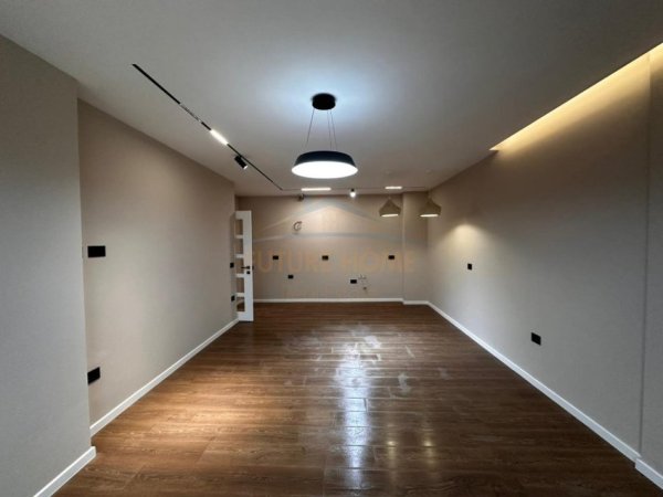 Tirane, shitet apartament Kati 11, 89 m² 250.000 € 