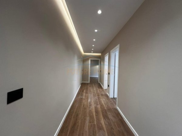 Tirane, shitet apartament Kati 11, 89 m² 250.000 € 
