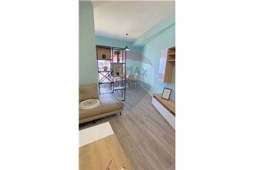 Tirane, jepet me qera apartament 2+1 Kati 3, 98 m² 500 Euro