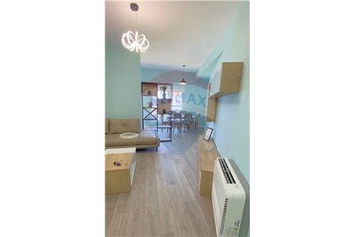 Tirane, jepet me qera apartament 2+1 Kati 3, 98 m² 500 Euro
