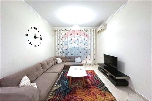 Tirane, jepet me qera apartament 2+1 Kati 2, 100 m² 500 Euro