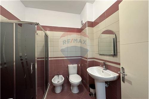 Tirane, jepet me qera apartament 2+1 Kati 2, 100 m² 500 Euro