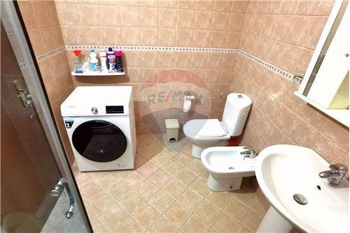Tirane, jepet me qera apartament 1+1 Kati 2, 70 m² 490 Euro