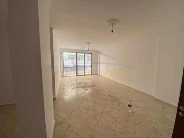 Tirane, shitet apartament Kati 4, 108 m² 110.000 Euro (Yzberisht)