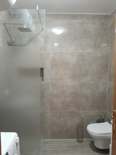 Tirane, jepet me qera apartament 2+1+BLK Kati 7, 106 m² 750 Euro (Bulevardi Zogu I Pare)