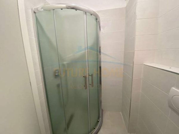 Tirane, jepet me qera apartament 2+1+BLK Kati 1, 500 Euro (Rruga  E Barrikadave)