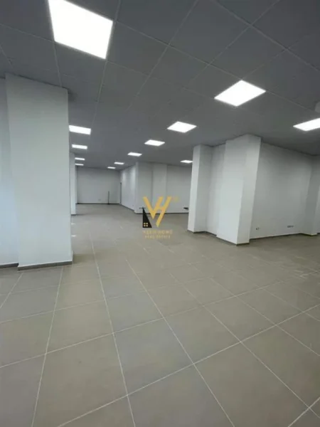 Tirane, shitet ambjent biznesi Kati 0, 256 m² 500.000 Euro (unaza e re)