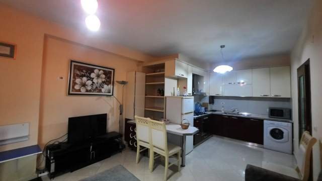 Tirane, jepet me qera apartament 1+1+BLK Kati 12, 64 m² 380 Euro (Porcelan)