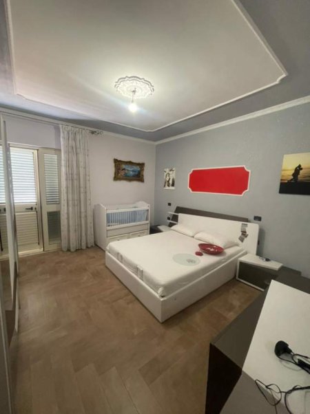 Tirane, jepet me qera Vile 3 Katshe 500 m² 3.000 Euro (Pranë City Park)