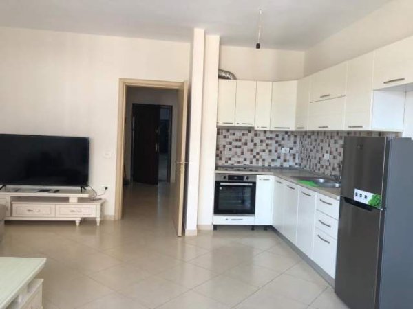 Tirane, jepet me qera 110 m² 480 Euro (Yzberisht prane palestres Unik)