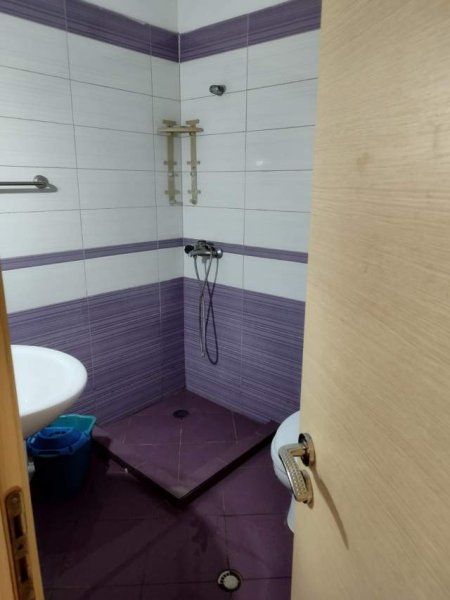 Tirane, jepet me qera 60 m² 30.000 Leke